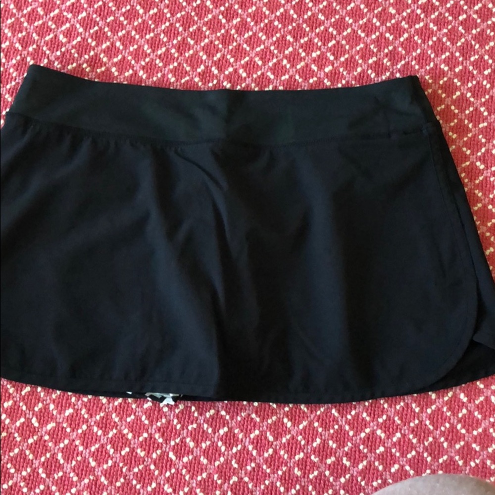 Lululemon tennis skirt- size 6